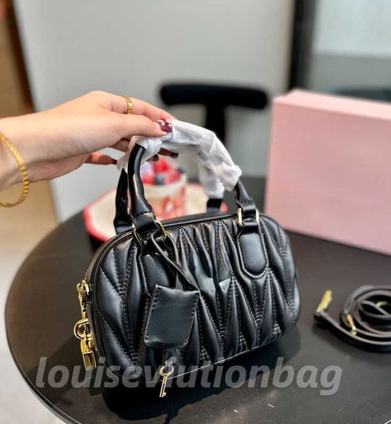 matelasse bowling miui bag womens miu shoulder luxury designer handbag satchel bag for wallet crossbody genuine leather travel clutch hand b
matelasse bowling miui bag womens miu shoulder luxury designer handbag satchel bag for wallet crossbody genuine leather travel clutch hand b