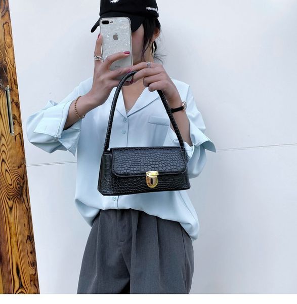 2023 fashion bag butterfly chain bag korean fashion lingge one shoulder crossbody bag small square bag korean creative stone pattern shoulde
2023 fashion bag butterfly chain bag korean fashion lingge one shoulder crossbody bag small square bag korean creative stone pattern shoulde
