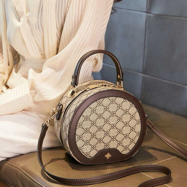 2023 factory direct sales caroline daisy printed handbag crossbody new single shoulder ins foreign style women's small round bag
2023 factory direct sales caroline daisy printed handbag crossbody new single shoulder ins foreign style women's small round bag