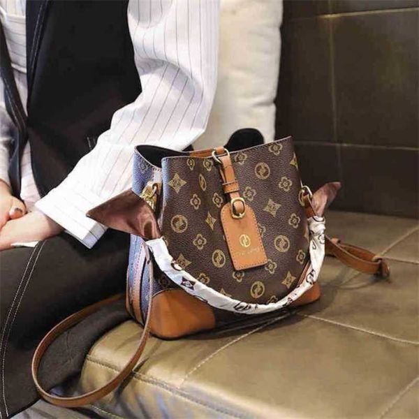 2023 luxury bags female flower bucket shoulder messenger large capacity printed chain handkn4l
2023 luxury bags female flower bucket shoulder messenger large capacity printed chain handkn4l