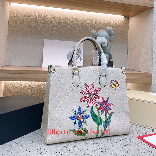 luxury designer women bags totes shopping messenger embroidery printing leather handbag purses handbags woman shoulder bag 35cm
luxury designer women bags totes shopping messenger embroidery printing leather handbag purses handbags woman shoulder bag 35cm
