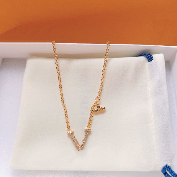 fashion l designer diamond v pendant necklace 18k gold plated luxury pendants for women gold chain trendy jewelry elegant accessories holida, Silver
fashion l designer diamond v pendant necklace 18k gold plated luxury pendants for women gold chain trendy jewelry elegant accessories holida, Silver