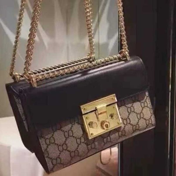 2023 new factory direct sales premium print lock chain small square women's genuine leather one shoulder crossbody underarm bag tide
2023 new factory direct sales premium print lock chain small square women's genuine leather one shoulder crossbody underarm bag tide