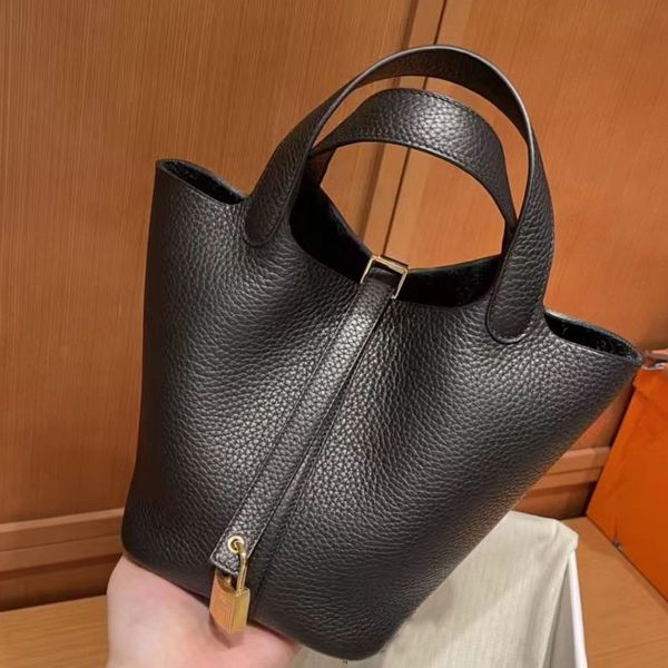 women fashion designers cross body bags with lock bucket bags fashion style buckle shoulders bag buckle handbags clutch totes hobo purses wa
women fashion designers cross body bags with lock bucket bags fashion style buckle shoulders bag buckle handbags clutch totes hobo purses wa