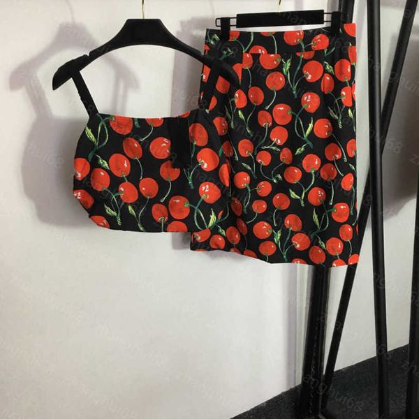 23ss womens designer clothing skirt set cherry print strapless camisole hip wrap for lean high-waisted skirt sets womens clothing a1, White
23ss womens designer clothing skirt set cherry print strapless camisole hip wrap for lean high-waisted skirt sets womens clothing a1, White