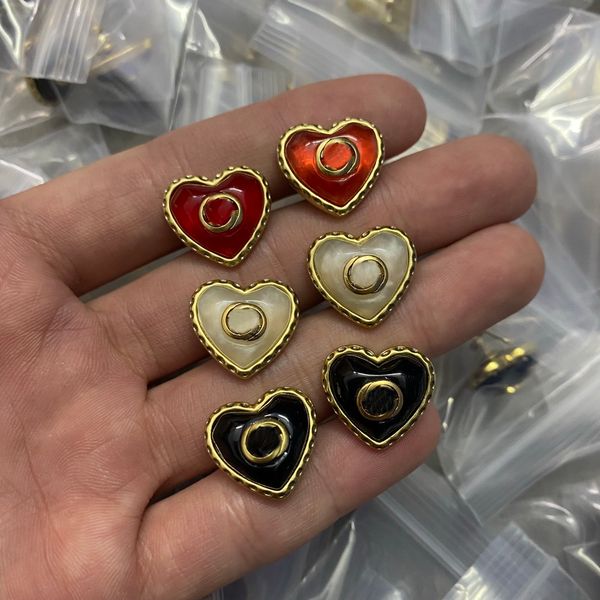 new simple and classic red white pearl heart shape love ear studs earrings designer for lovers women men couples fashion earring jewelry gif, Golden;silver
new simple and classic red white pearl heart shape love ear studs earrings designer for lovers women men couples fashion earring jewelry gif, Golden;silver