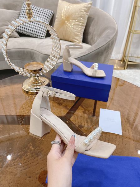 patent leather women high heel sandal slide diamond falt sandal designer women mules pointed beige style, Black
patent leather women high heel sandal slide diamond falt sandal designer women mules pointed beige style, Black