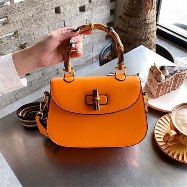2023 new luxury bags spring and slub texture saddle messenger trend portable shoulder
2023 new luxury bags spring and slub texture saddle messenger trend portable shoulder