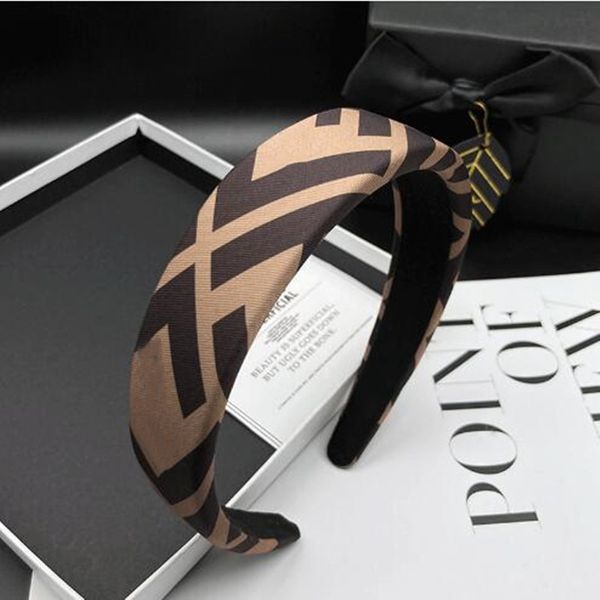 vintage brand designer letter printing headbands for women girl wide-brimmed thicken spring hairbands headwrap cloth fabric headwear street, Slivery;white
vintage brand designer letter printing headbands for women girl wide-brimmed thicken spring hairbands headwrap cloth fabric headwear street, Slivery;white