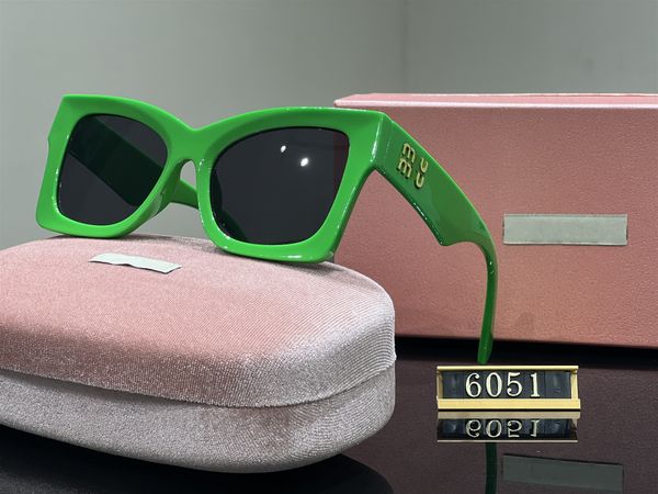 designer sunglasses for women and men fashion model special uv400 protection letters big leg double beam frame outdoor luxury design women s, White;black
designer sunglasses for women and men fashion model special uv400 protection letters big leg double beam frame outdoor luxury design women s, White;black