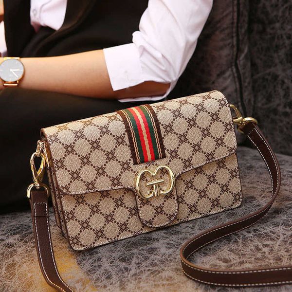 2023 factory direct sales new versatile crossbody autumn winter women's fashion simple and magnificent small square bag
2023 factory direct sales new versatile crossbody autumn winter women's fashion simple and magnificent small square bag