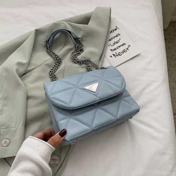 2023 new factory direct sales simple and atmospheric triangular pattern sewing single shoulder crossbody fashionable new women's bag
2023 new factory direct sales simple and atmospheric triangular pattern sewing single shoulder crossbody fashionable new women's bag