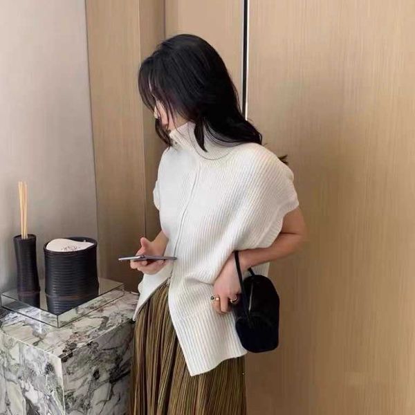 the row bag cowhide penholder bag reversed suede underarm bag 90s mini square bag leather handbag penholder bag 890n
the row bag cowhide penholder bag reversed suede underarm bag 90s mini square bag leather handbag penholder bag 890n