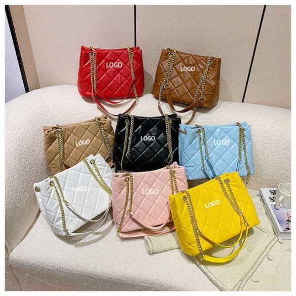 2023 new factory direct sales solid color women's high-end elegant light luxury trendy small fragrant wind lingge chain tote bag
2023 new factory direct sales solid color women's high-end elegant light luxury trendy small fragrant wind lingge chain tote bag