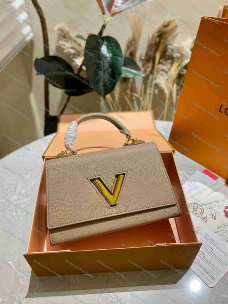 luxury designer genuine leather women's handbag purse v lock flap bag adjustable belt shoulder bags twist one handle crossbody
luxury designer genuine leather women's handbag purse v lock flap bag adjustable belt shoulder bags twist one handle crossbody