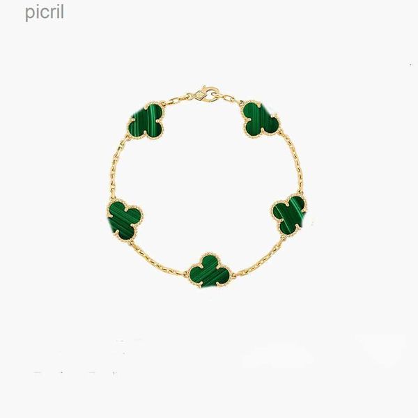 designer bracelet van clover girl bracelet fashion charm ladies 18k gold and silver black and white red and green brand wedding party jewelr
designer bracelet van clover girl bracelet fashion charm ladies 18k gold and silver black and white red and green brand wedding party jewelr