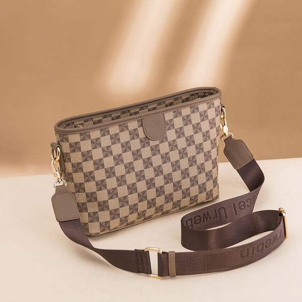 women's bag new versatile crossbody bag checkered printed women's small bag fashion small tote bag casual trend shoulder bag
women's bag new versatile crossbody bag checkered printed women's small bag fashion small tote bag casual trend shoulder bag