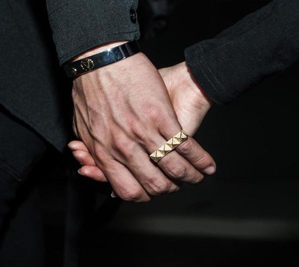 cluster rings 2021 egyptian pyramid onepiece luxury twofinger ring personalized brass knuckle gold9322757, Golden;silver
cluster rings 2021 egyptian pyramid onepiece luxury twofinger ring personalized brass knuckle gold9322757, Golden;silver