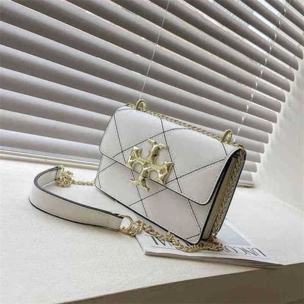 2023 new luxury bags trend lingge chain korean female student 
2023 new luxury bags trend lingge chain korean female student