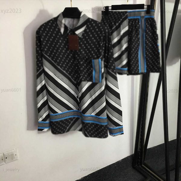 designer women tracksuits girl suit size s-l 2pcs logo irregular stripe print polo long sleeve shirt and casual shorts july22, White
designer women tracksuits girl suit size s-l 2pcs logo irregular stripe print polo long sleeve shirt and casual shorts july22, White