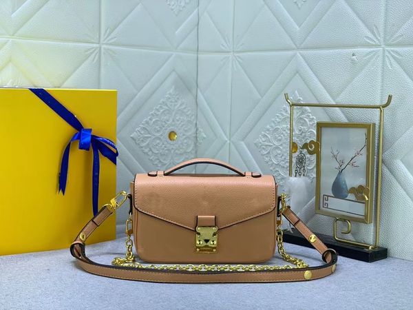 fashion luxury designer messenger women's embossed leather showcase brand trend traditional lock buckle and detachable short chain one
fashion luxury designer messenger women's embossed leather showcase brand trend traditional lock buckle and detachable short chain one
