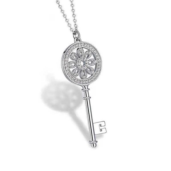 counter quality the new tiffay key necklace is made of titanium steel with zircon inlaid. it small fresh fashionable and light, Golden;silver
counter quality the new tiffay key necklace is made of titanium steel with zircon inlaid. it small fresh fashionable and light, Golden;silver
