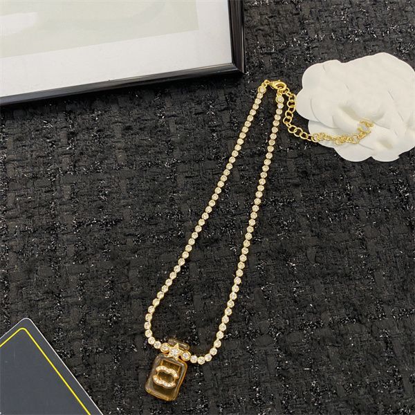 woman pendant necklaces 2023 latest ccity gold chokers necklace luxury designer jewelry women classics c logo sweater chain 211, Silver
woman pendant necklaces 2023 latest ccity gold chokers necklace luxury designer jewelry women classics c logo sweater chain 211, Silver