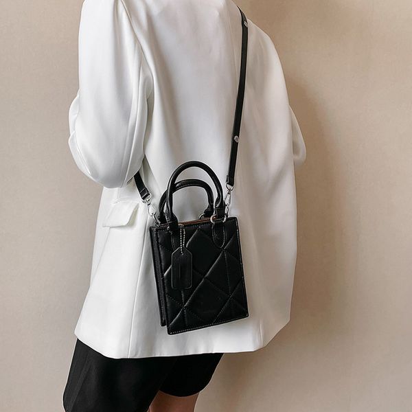 brand messenger bags fashion women's classic old flower handbag mini one shoulder crossbody bag qin score bag
brand messenger bags fashion women's classic old flower handbag mini one shoulder crossbody bag qin score bag