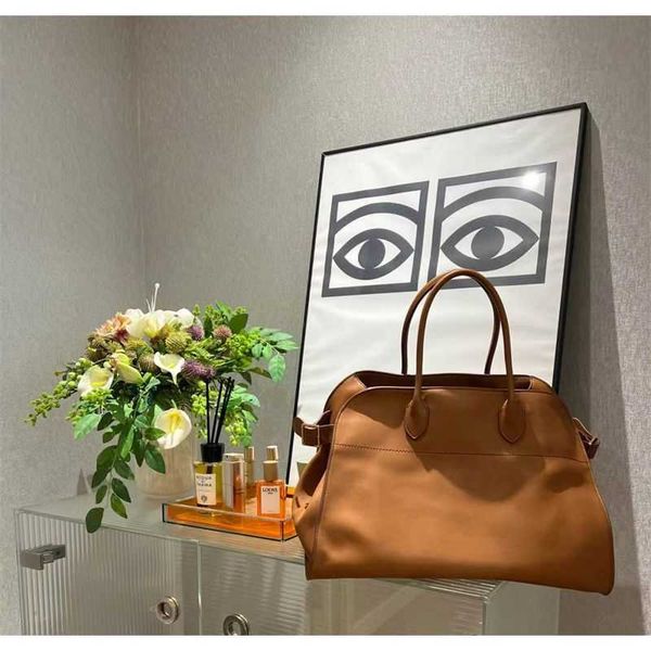 the row bag designer bags margaux 10 handheld head layer leather large capacity commuter bag one shoulder handheld tote outer m women's
the row bag designer bags margaux 10 handheld head layer leather large capacity commuter bag one shoulder handheld tote outer m women's