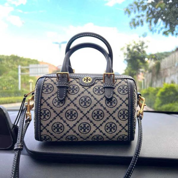 designer luxury bags 2023 new pillow women's large capacity one shoulder crossbody boston wine bucket bag printed canvas handbag
designer luxury bags 2023 new pillow women's large capacity one shoulder crossbody boston wine bucket bag printed canvas handbag