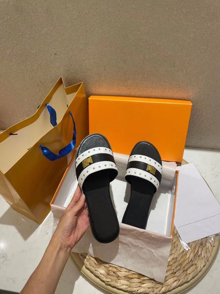 leather steel print presbyterian leather simple fashion summer street rate super high female slippers, Black
leather steel print presbyterian leather simple fashion summer street rate super high female slippers, Black