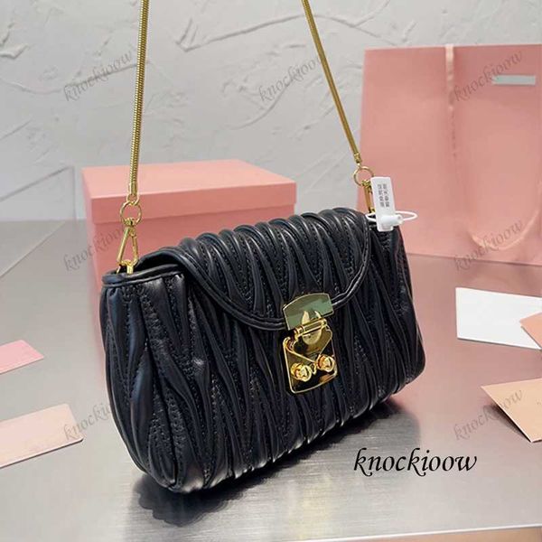 designer bag girls pink chain shoulder bag crossbody bag leather ultra-soft handbag small pleats design purse fashion all-in-one bag 230727
designer bag girls pink chain shoulder bag crossbody bag leather ultra-soft handbag small pleats design purse fashion all-in-one bag 230727
