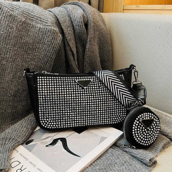 2023 new factory direct sales grand and upscale new trendy sparkling diamond fashionable handbag underarm single shoulder crossbody bag
2023 new factory direct sales grand and upscale new trendy sparkling diamond fashionable handbag underarm single shoulder crossbody bag