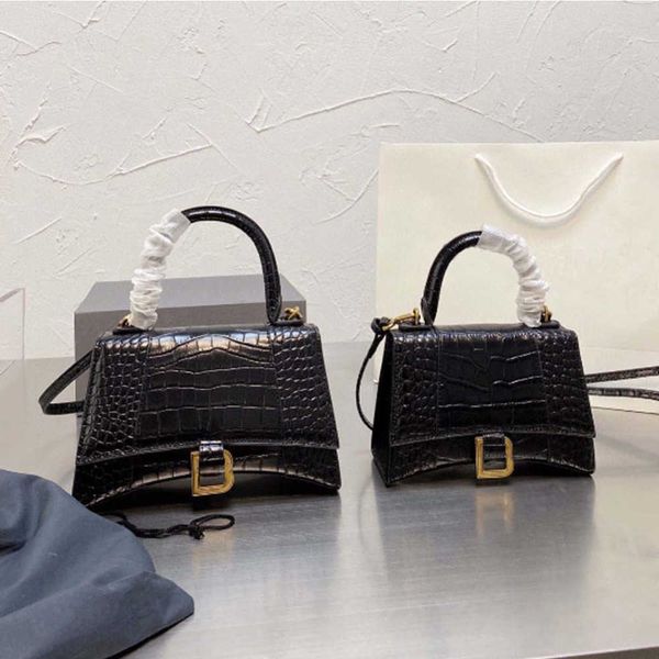 designer bags shoulder bag handbag women's fashion bagsg cross body half moon 2 g luxuries genuine leather retro wallet handle square p
designer bags shoulder bag handbag women's fashion bagsg cross body half moon 2 g luxuries genuine leather retro wallet handle square p