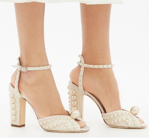 luxury designer women wedding pump sacora satin ankle-strap pumps pearls bridal wedding sandals shoes high heels lady brand designer, Black
luxury designer women wedding pump sacora satin ankle-strap pumps pearls bridal wedding sandals shoes high heels lady brand designer, Black
