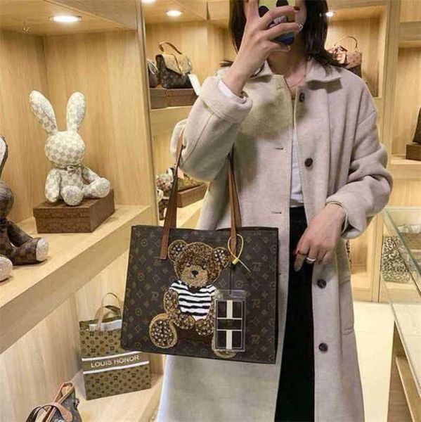 designer luxury bags glory diamond studded bear tot vegetable basket fashion style and large capacity
designer luxury bags glory diamond studded bear tot vegetable basket fashion style and large capacity