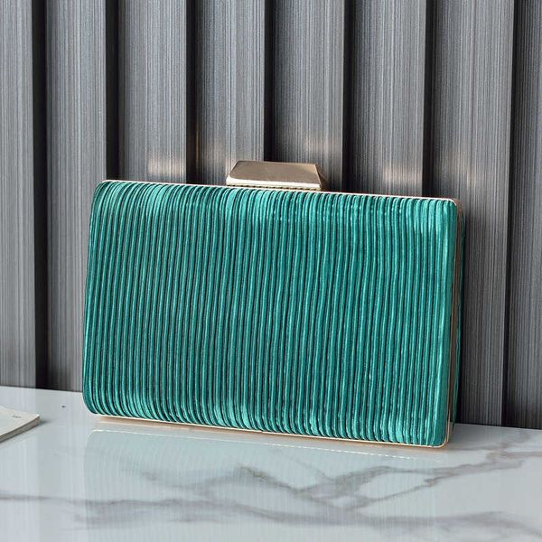evening bags new fashion women bag cute green chain handbags luxury square party wedding casual vintage box clutch 230427
evening bags new fashion women bag cute green chain handbags luxury square party wedding casual vintage box clutch 230427