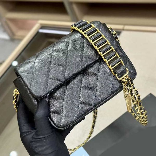 double chain designer shoulder bags women buckle solid color handbag trend versatile thick chain single shoulder diagonal bag 230715
double chain designer shoulder bags women buckle solid color handbag trend versatile thick chain single shoulder diagonal bag 230715