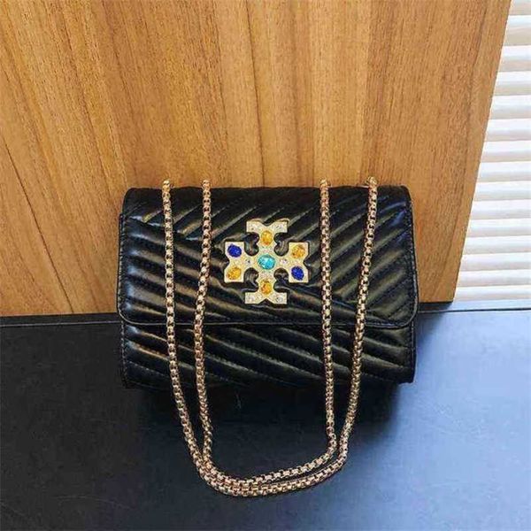 2023 luxury bags v-shaped diamond lattice chain solid color small square women
2023 luxury bags v-shaped diamond lattice chain solid color small square women