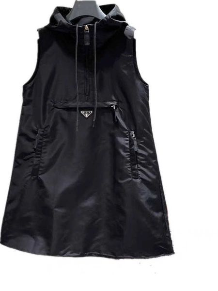 summer ladies hooded sleeved half zipper loose casual dress, nylon fabric comfortable not shrink, loose straight version of casual fashion., Black;gray
summer ladies hooded sleeved half zipper loose casual dress, nylon fabric comfortable not shrink, loose straight version of casual fashion., Black;gray