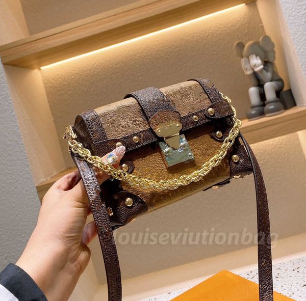 designer luxury shoulder bag woman backpacks handbag cosmetic case box clutch fashion women messenger purse crossbody pochette petite malle
designer luxury shoulder bag woman backpacks handbag cosmetic case box clutch fashion women messenger purse crossbody pochette petite malle
