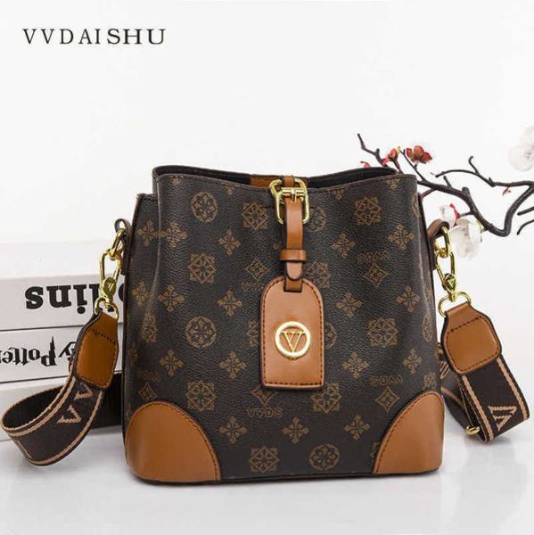 designer factory direct sales french presbyopia design bucket 2023 new fashion trend large capacity one shoulder crossbody women's bag
designer factory direct sales french presbyopia design bucket 2023 new fashion trend large capacity one shoulder crossbody women's bag