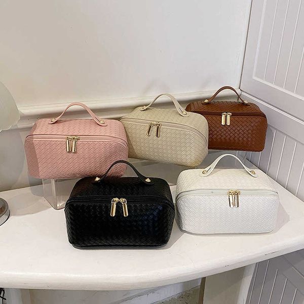 cosmetic bags cases solid color woven lingge large capacity makeup bag with premium sense ins travel waterproof storage 230704
cosmetic bags cases solid color woven lingge large capacity makeup bag with premium sense ins travel waterproof storage 230704