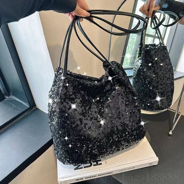 luxury women's shoulder bag designer silver sequin chain hand woven bag evening bag hold purse travel holiday shoulder bag tote purse
luxury women's shoulder bag designer silver sequin chain hand woven bag evening bag hold purse travel holiday shoulder bag tote purse