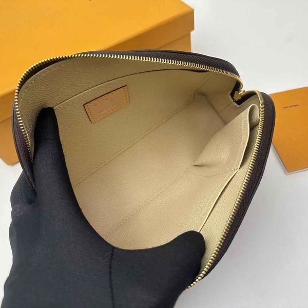 7a designer bag for woman man shell makeup purse handbags luxury clutch wallet brown flowers handbag with invoice box size 24x17x6cm 47353 w
7a designer bag for woman man shell makeup purse handbags luxury clutch wallet brown flowers handbag with invoice box size 24x17x6cm 47353 w