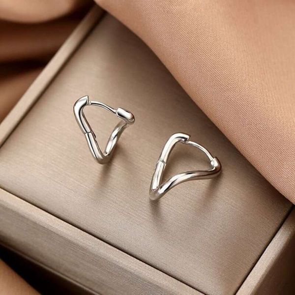 designer's cool style earrings with irregular plain ring earrings, new trendy ins style, gentle and advanced feeling, Golden
designer's cool style earrings with irregular plain ring earrings, new trendy ins style, gentle and advanced feeling, Golden