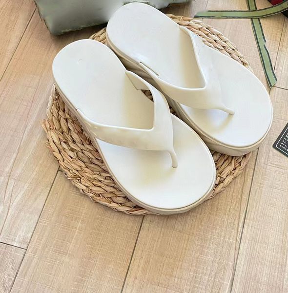 star with the same thick bottom letter odorless material women's flip-flops, Black
star with the same thick bottom letter odorless material women's flip-flops, Black