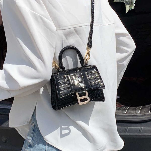 2023 factory direct sales summer new advanced texture bag women's korean minority one shoulder crossbody handbag
2023 factory direct sales summer new advanced texture bag women's korean minority one shoulder crossbody handbag