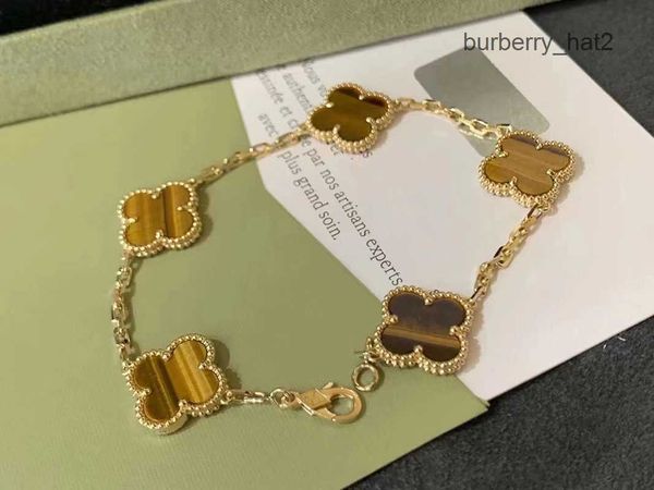 designer 55555charm bracelets brand clover luxury bracelet 18k gold love bangle charm 4 leaf clovers bracelets shining crystal diamond party, Golden;silver
designer 55555charm bracelets brand clover luxury bracelet 18k gold love bangle charm 4 leaf clovers bracelets shining crystal diamond party, Golden;silver