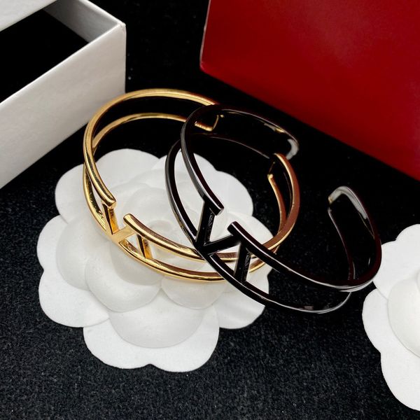 alphabet big wide version of metal cuff, designer simple personality avant-garde ladies double-layer bracelet, valentine's day, party,, White
alphabet big wide version of metal cuff, designer simple personality avant-garde ladies double-layer bracelet, valentine's day, party,, White